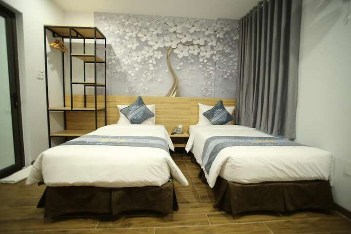 Room 21 of 49