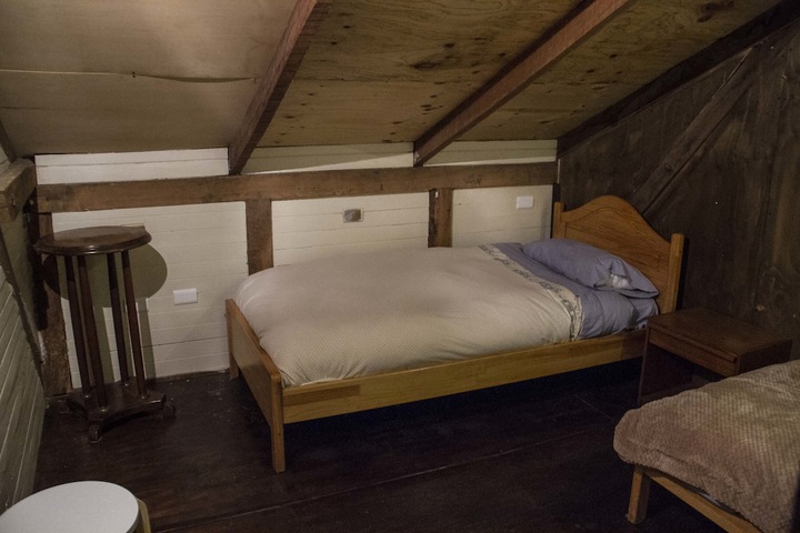Room 6 of 34