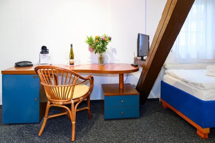 Room 4 of 26