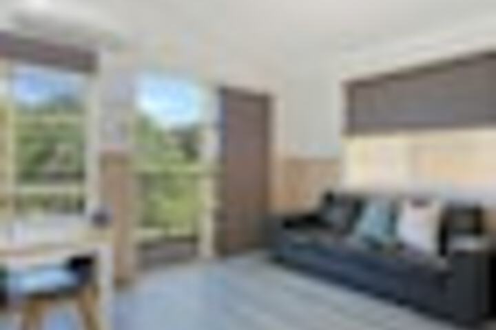 Room 35 of 144