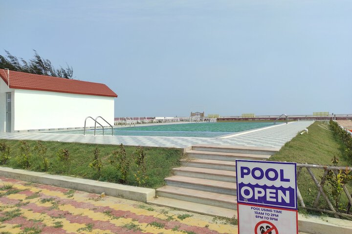 Pool 20 of 29