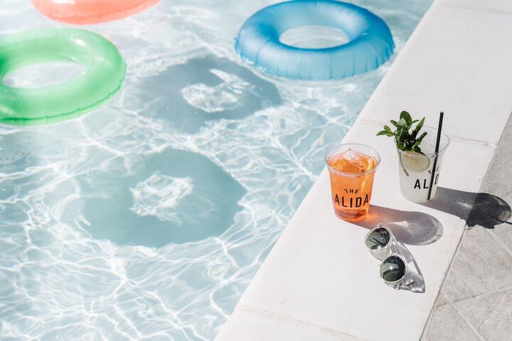 Poolside bar