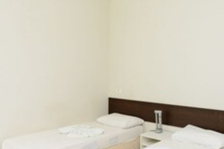 Room 8 of 37