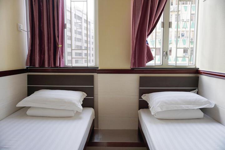 Zen Rooms National Court