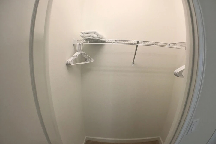 Room 10 of 24