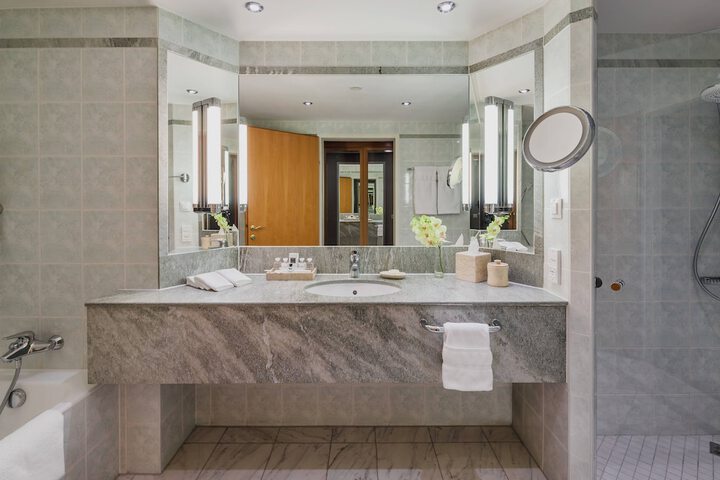 Room 66 of 188