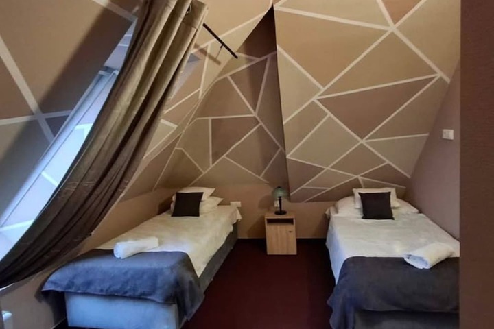 Room 6 of 51