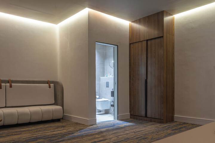 Room 26 of 37