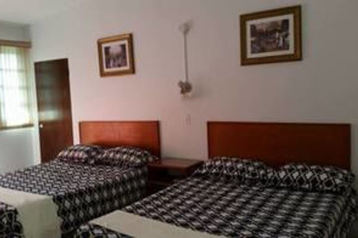Room 10 of 26