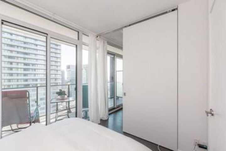 Noel Suites Peter and Richmond St. West