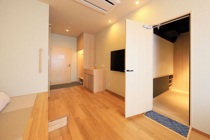 Room 19 of 42