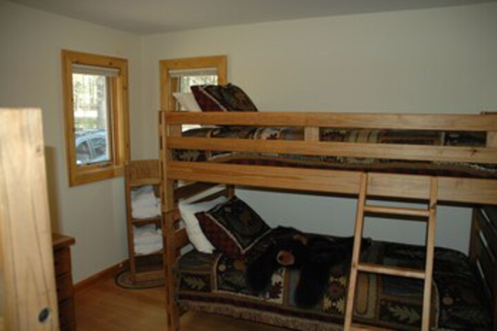 Room 193 of 250