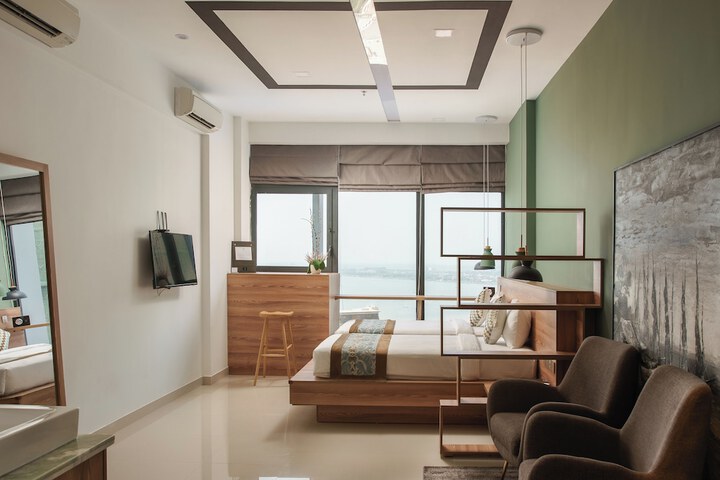 Room 16 of 115