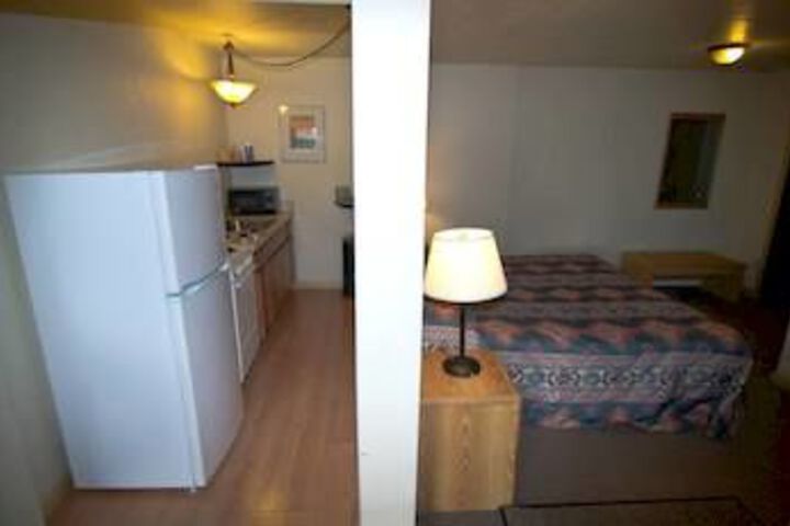 Room 11 of 11