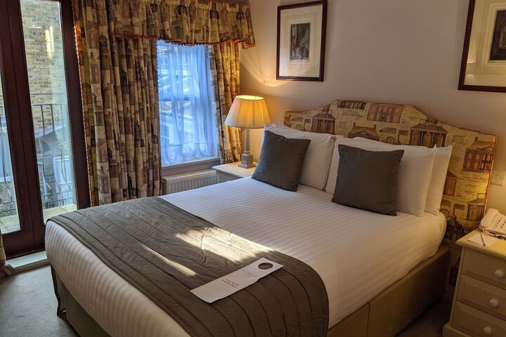 Room 10 of 49