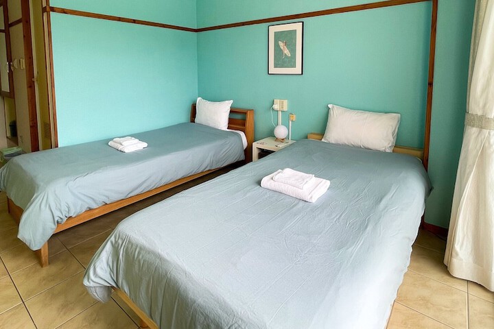 Room 28 of 99
