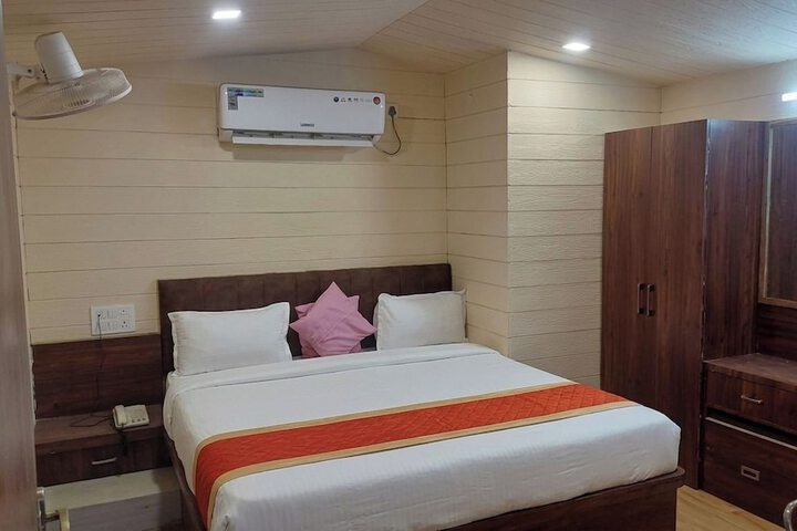 Room 10 of 20