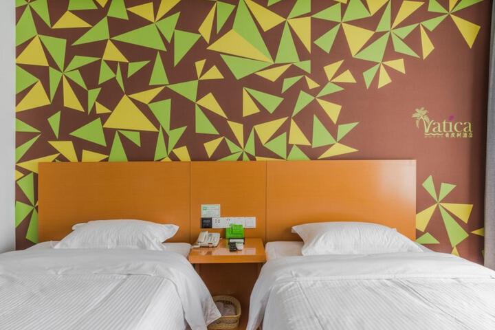 Room 2 of 8