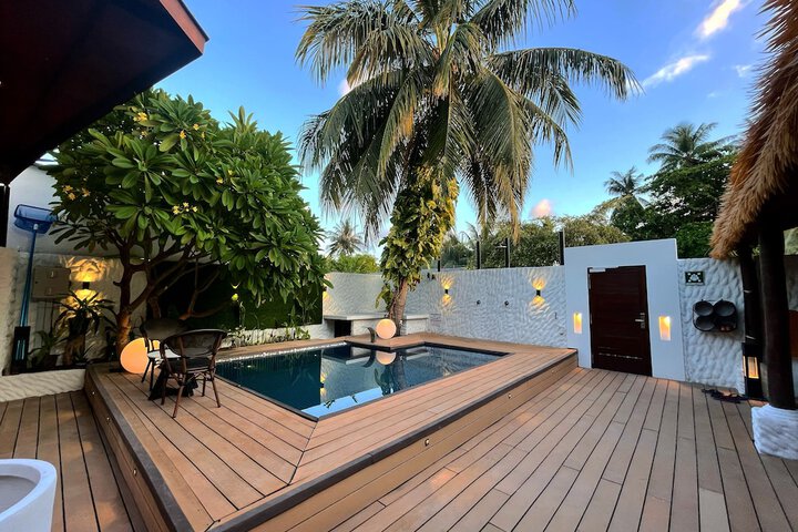 Pool 10 of 22