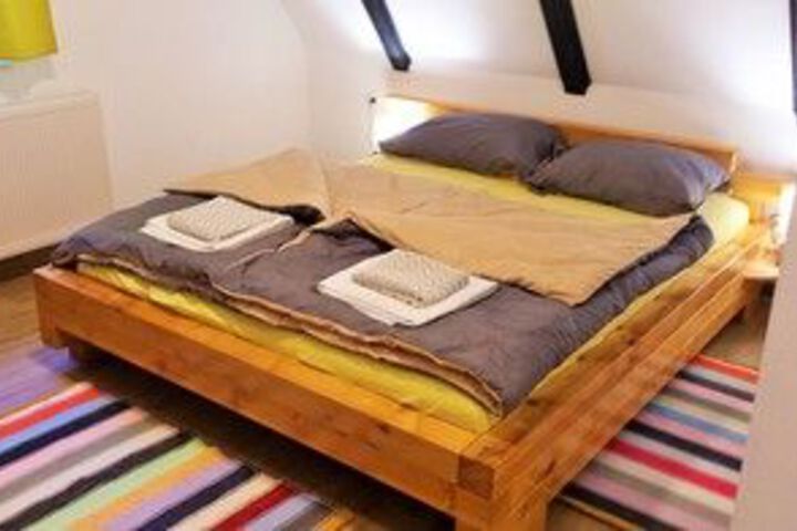Room 4 of 15