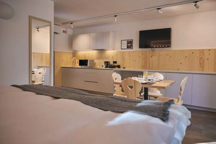 Room 34 of 94