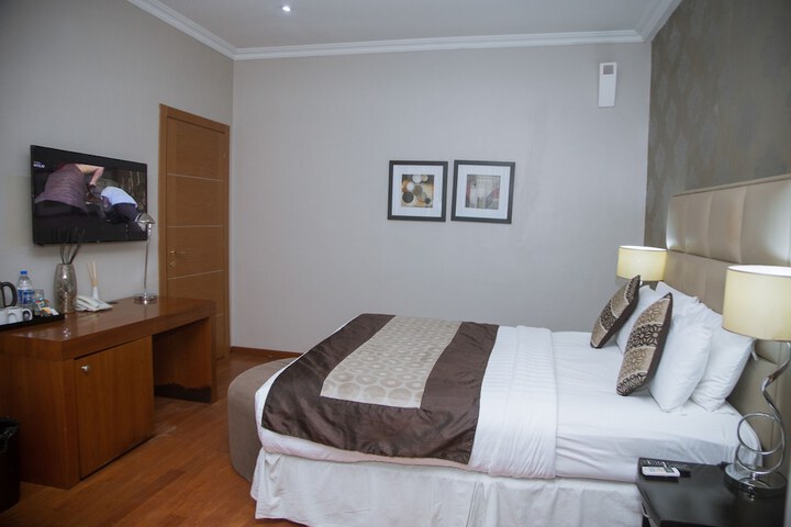 Room 12 of 46