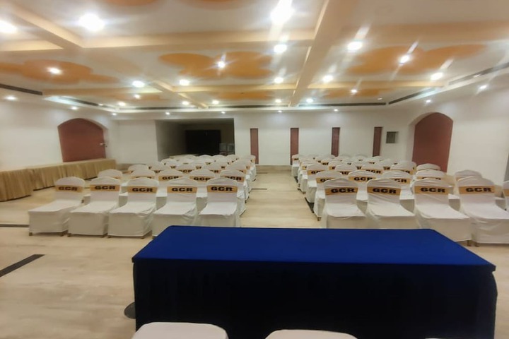 Ballroom/Hall 30 of 45