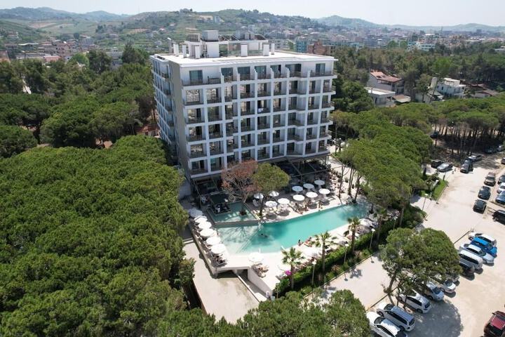Hotel 86 of 87