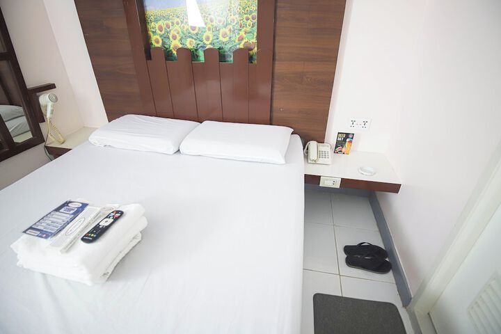 Room 27 of 53