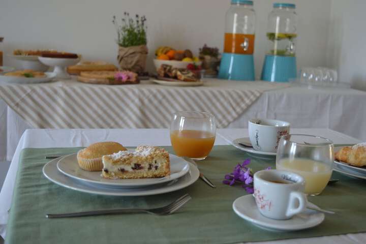 Breakfast/Coffee Service 68 of 96