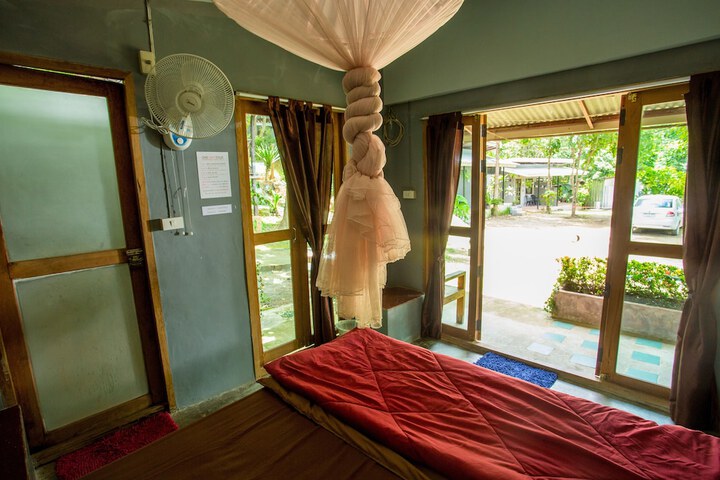 Room 16 of 37