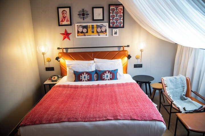 Room 76 of 147