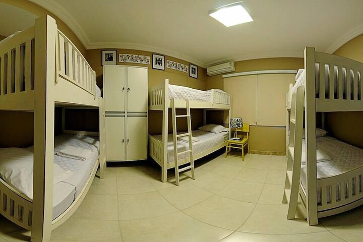 Room 10 of 40