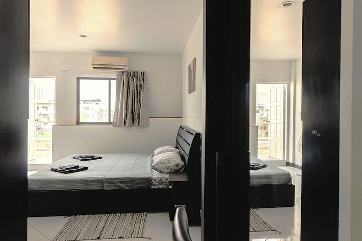 Room 11 of 74