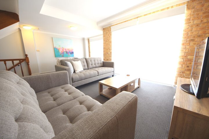Room 8 of 15