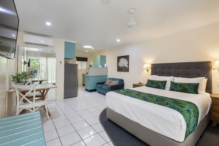 Room 3 of 95