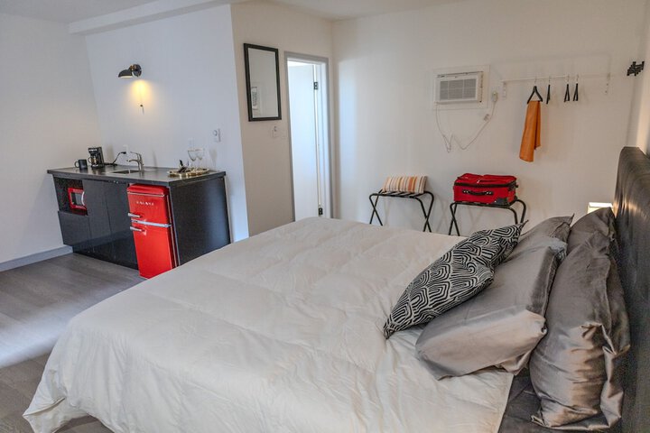 Room 6 of 37