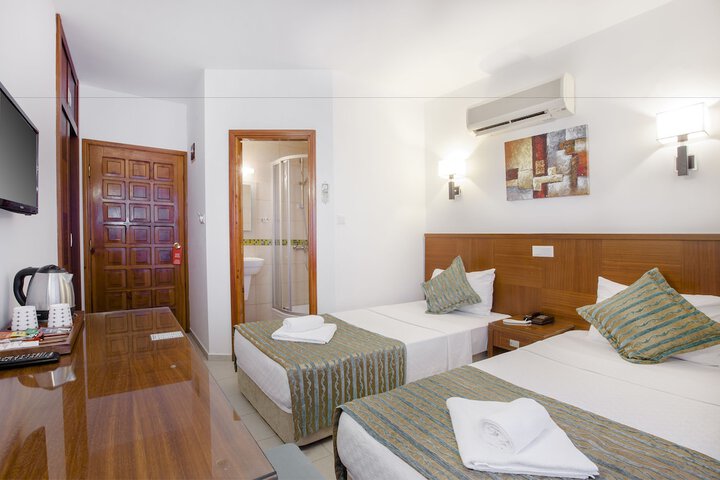 Room 18 of 112
