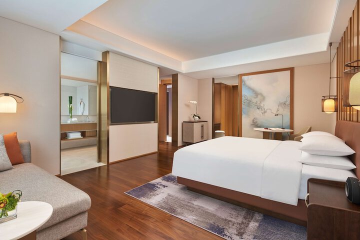 Room 13 of 68