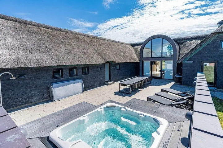 Pool 3 of 11