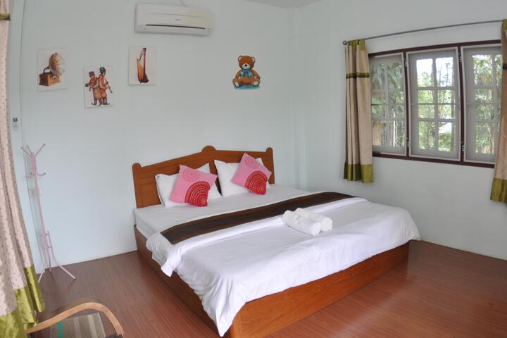 Room 4 of 6