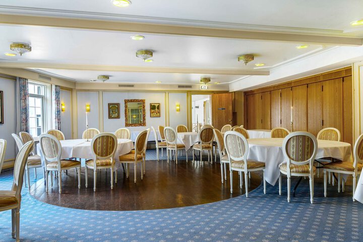 Ballroom/Hall 37 of 57