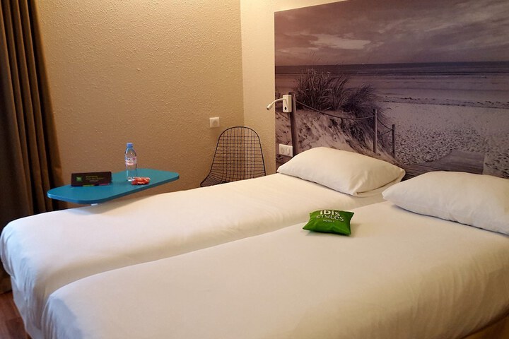 Room 2 of 55