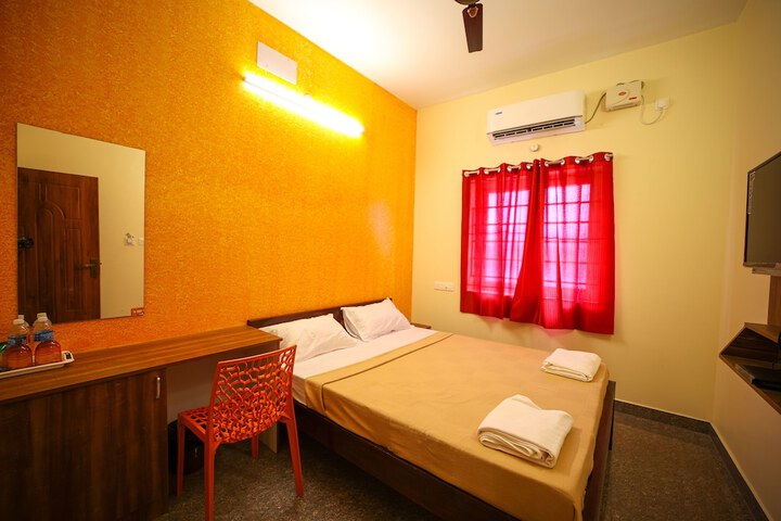 Room 5 of 14