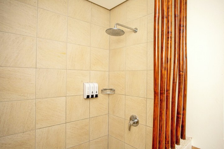 Room 147 of 208