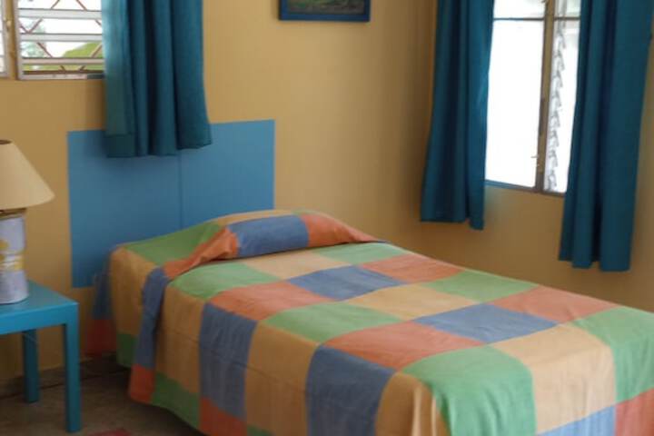 Room 13 of 27