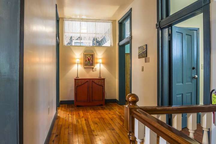 Ballroom/Hall 10 of 10