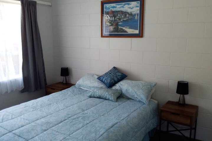 Room 2 of 27