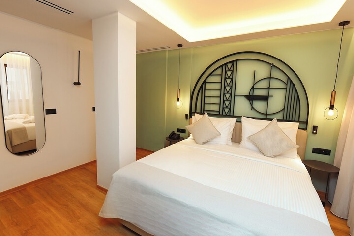 Room 19 of 88