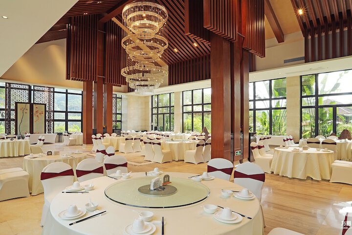 Dining 14 of 16